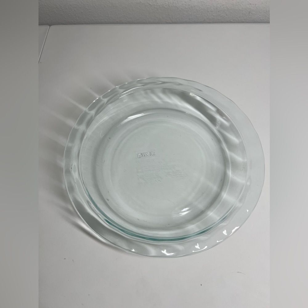 Pyrex 9.5  inch Pie Plate Dish Clear Glass - Enjoy Home Baked Pies